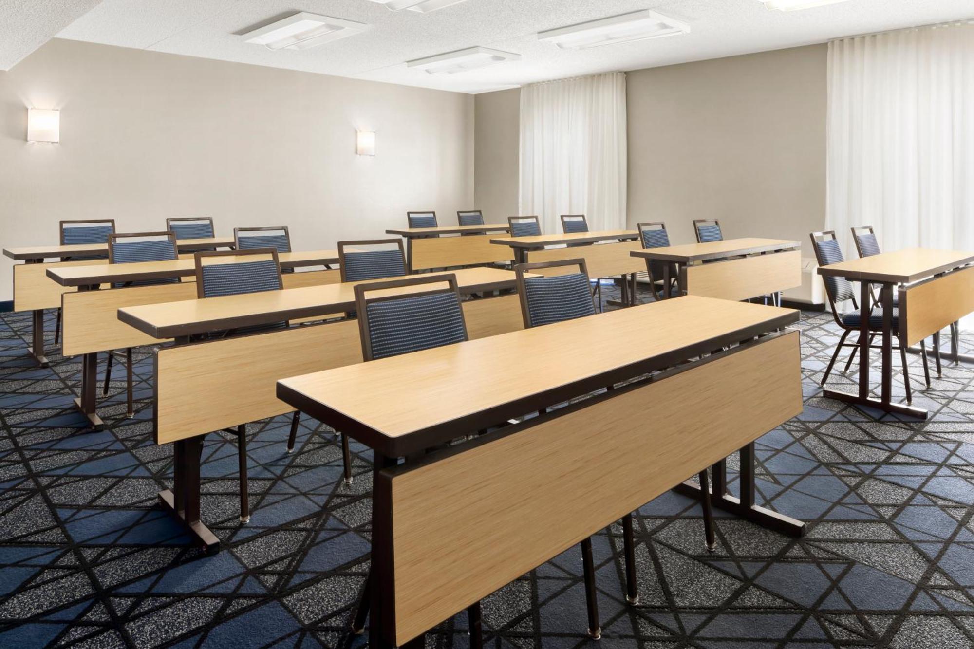 מלון Courtyard By Marriott Little Rock West מראה חיצוני תמונה