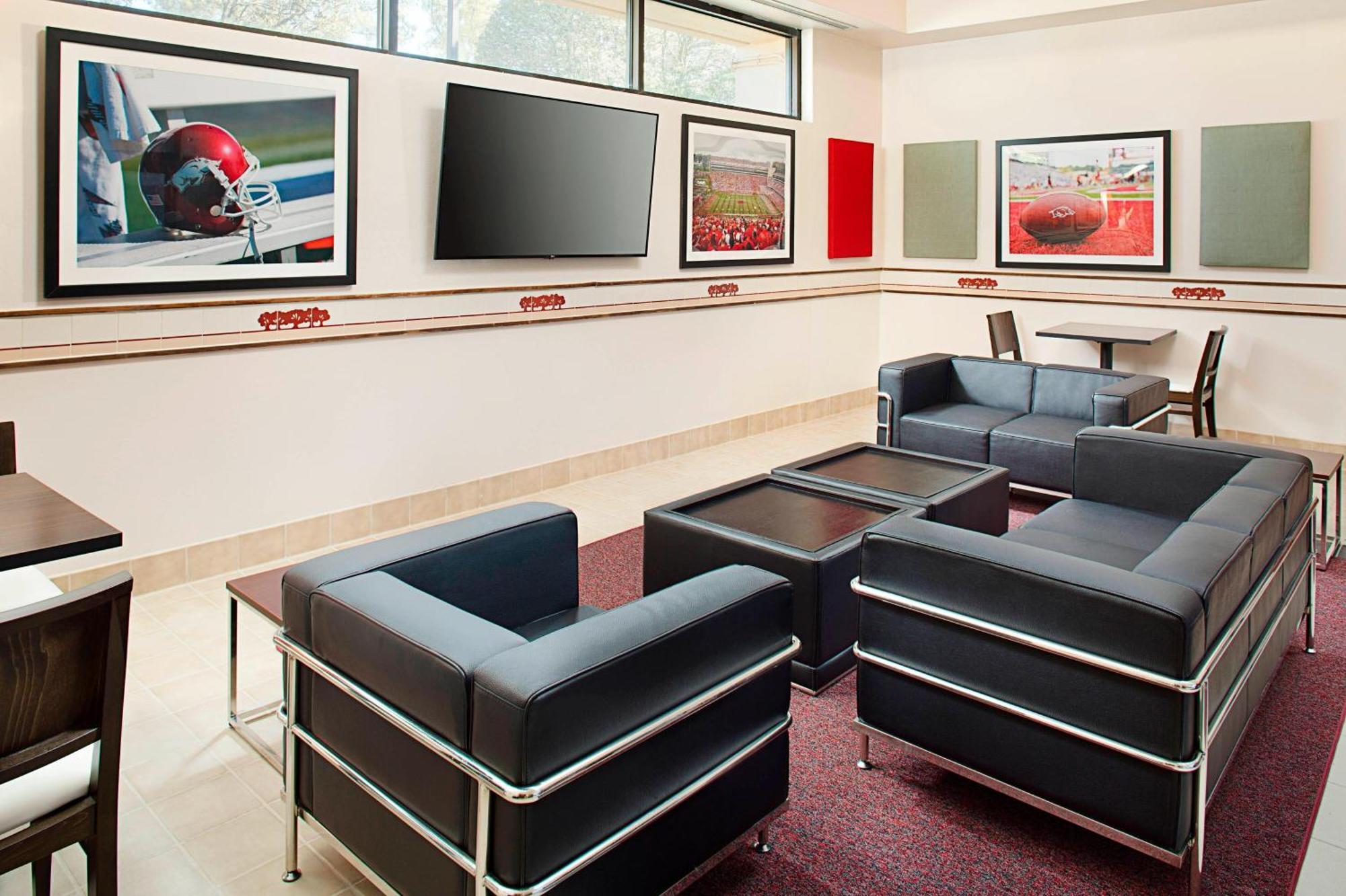 מלון Courtyard By Marriott Little Rock West מראה חיצוני תמונה